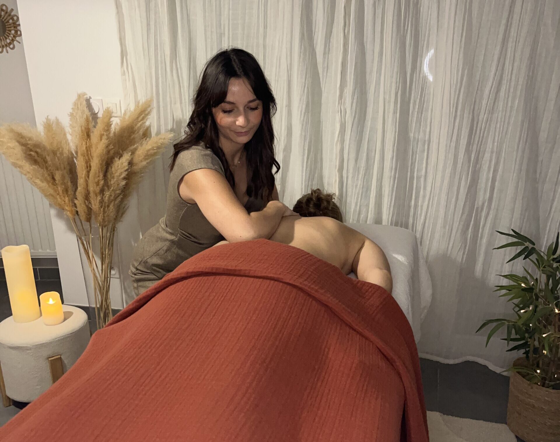 2. Formation MASSAGE POLYNÉSIEN